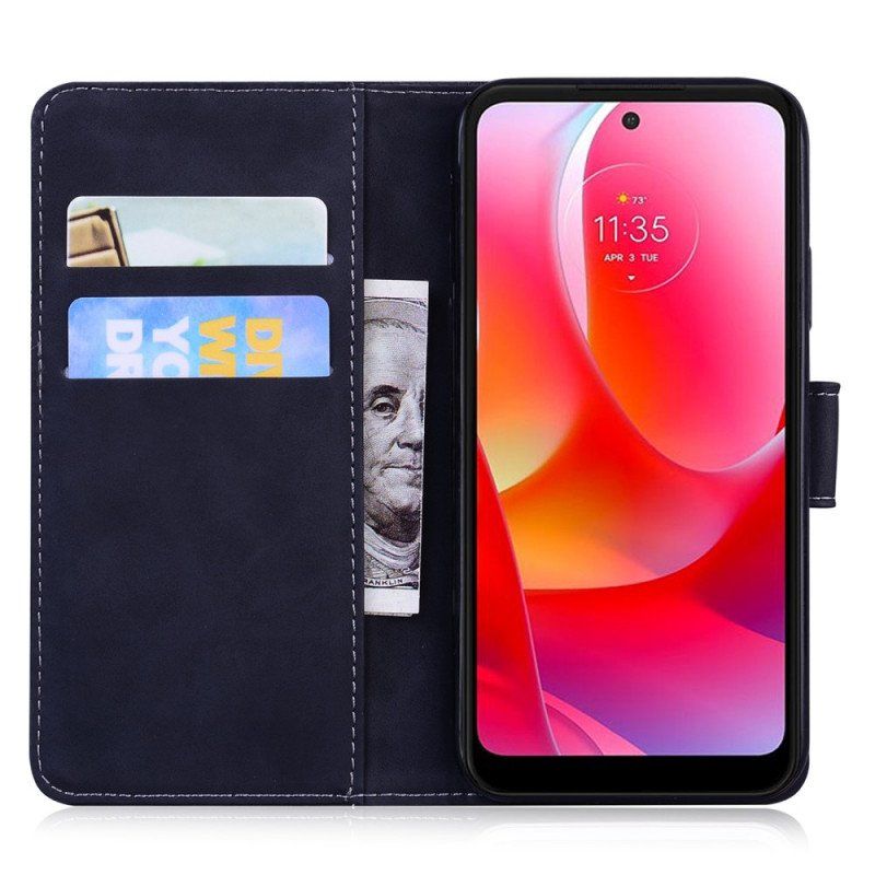 Etui Folio do Moto G51 5G Motyl Dotykający Skóry